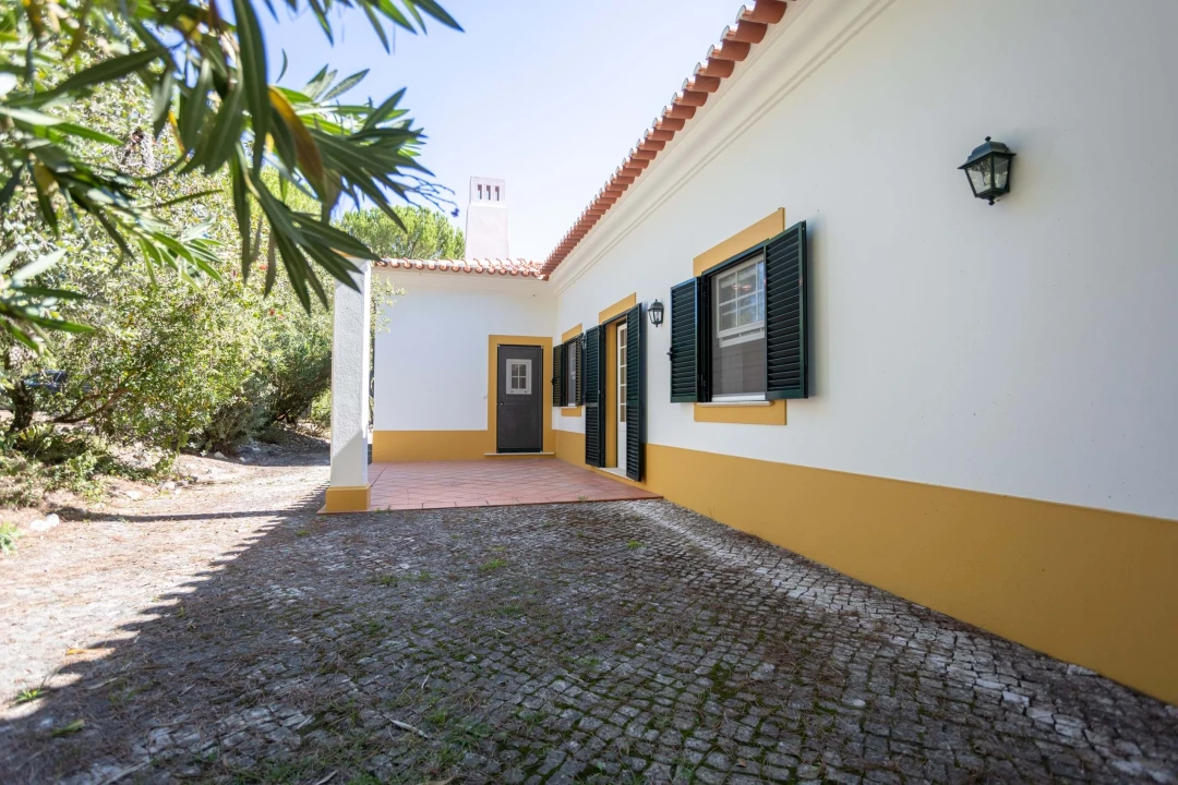 Moradia T4 para Arrendamento em Santo Estêvão Foto 37