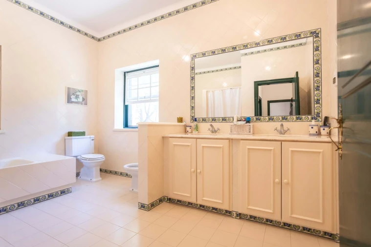 Moradia T4 para Arrendamento em Santo Estêvão Foto 21