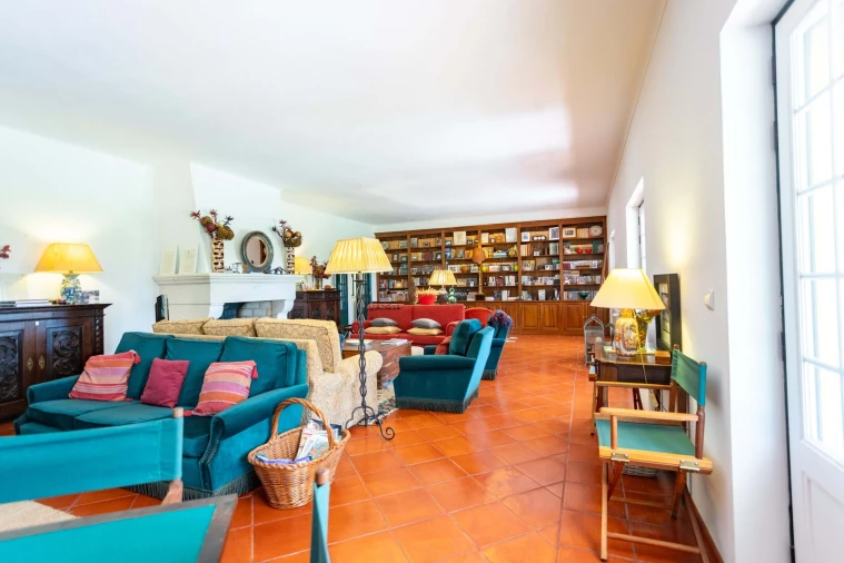 Moradia T4 para Arrendamento em Santo Estêvão Foto 6