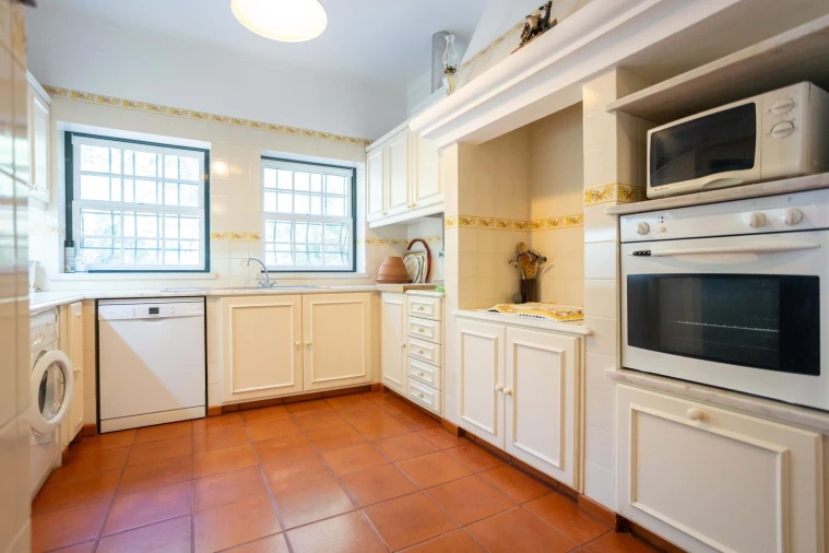 Moradia T4 para Arrendamento em Santo Estêvão Foto 16