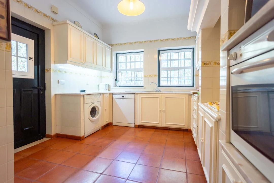 Moradia T4 para Arrendamento em Santo Estêvão Foto 15