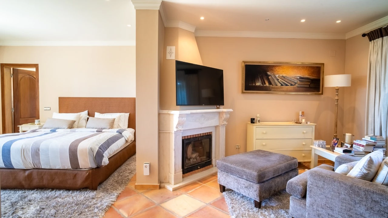 Moradia T5 para para venda em Luz de Tavira e Santo Estêvão Foto 9