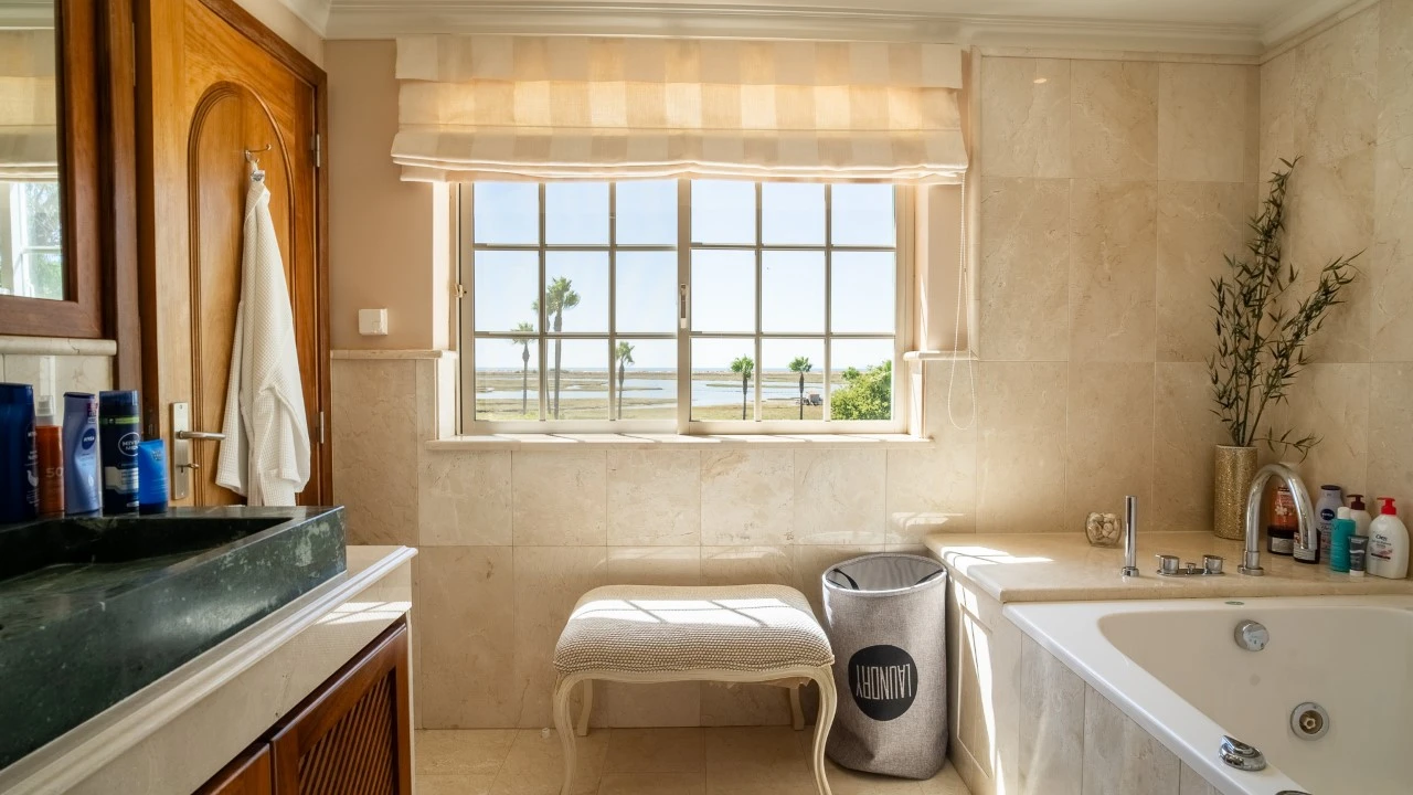 Moradia T5 para para venda em Luz de Tavira e Santo Estêvão Foto 12