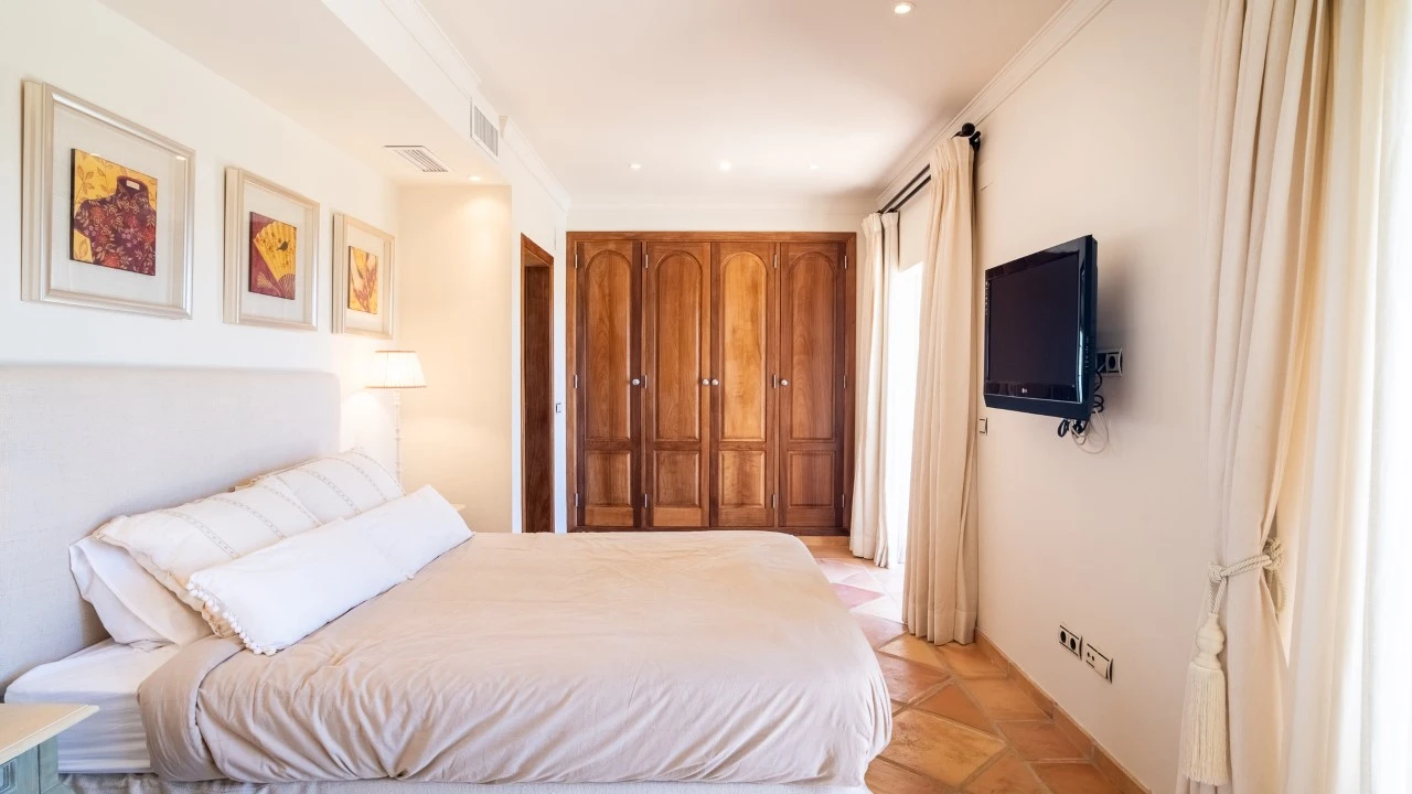 Moradia T5 para Cedência de Quotas em Luz de Tavira e Santo Estêvão Foto 13