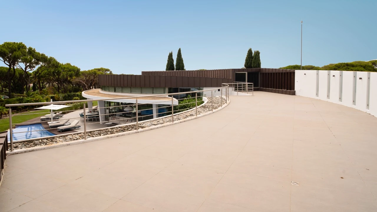 Moradia T5 para para venda em Quarteira Foto 34