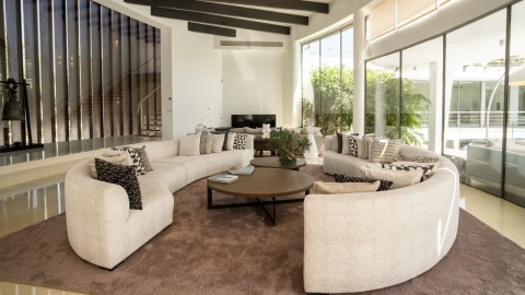 Moradia T5 para Cedência de Quotas em Quarteira