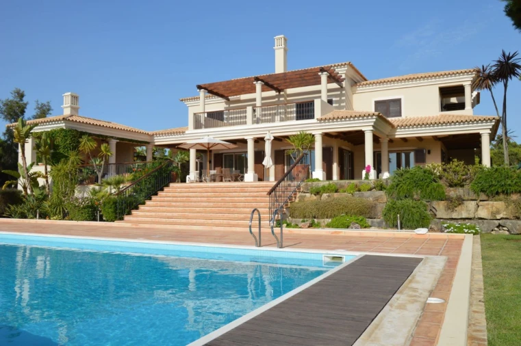 Moradia T5 para para venda em Almancil