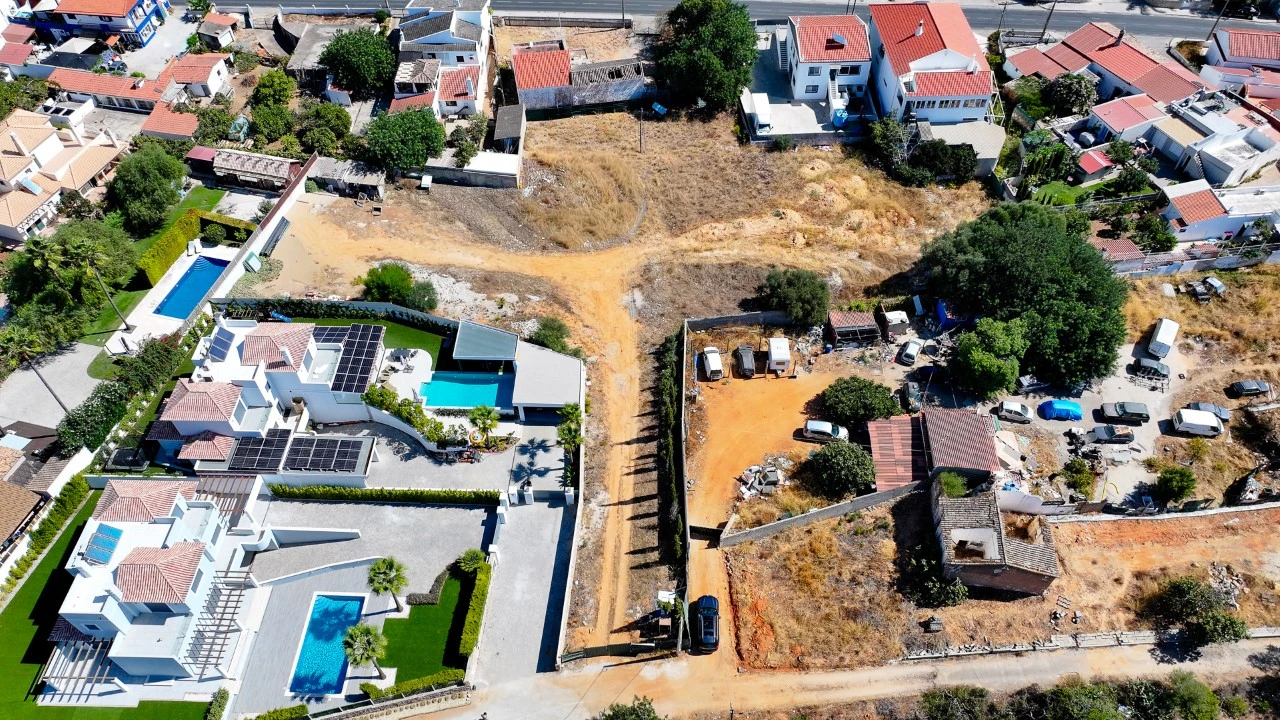 Terreno P/ Prédio para para venda em Loule (São Clemente) Foto 1