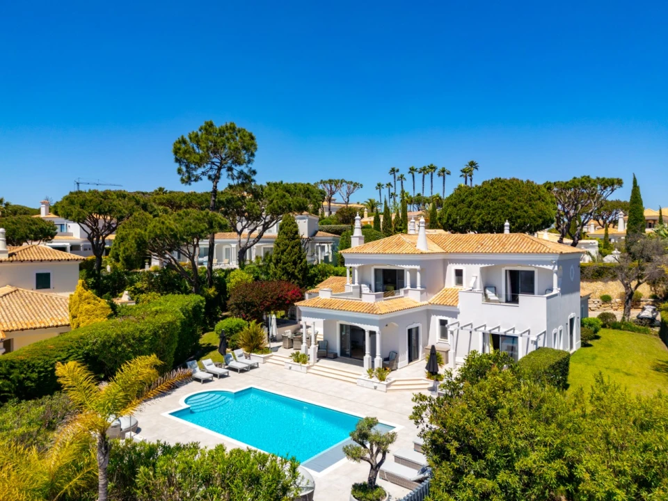 Moradia T4 para Cedência de Quotas em Almancil Foto 10