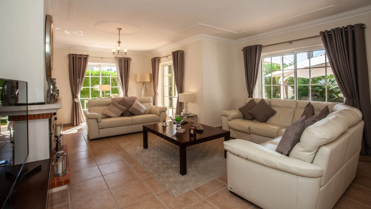 Moradia T4 para para venda em Almancil Foto 2