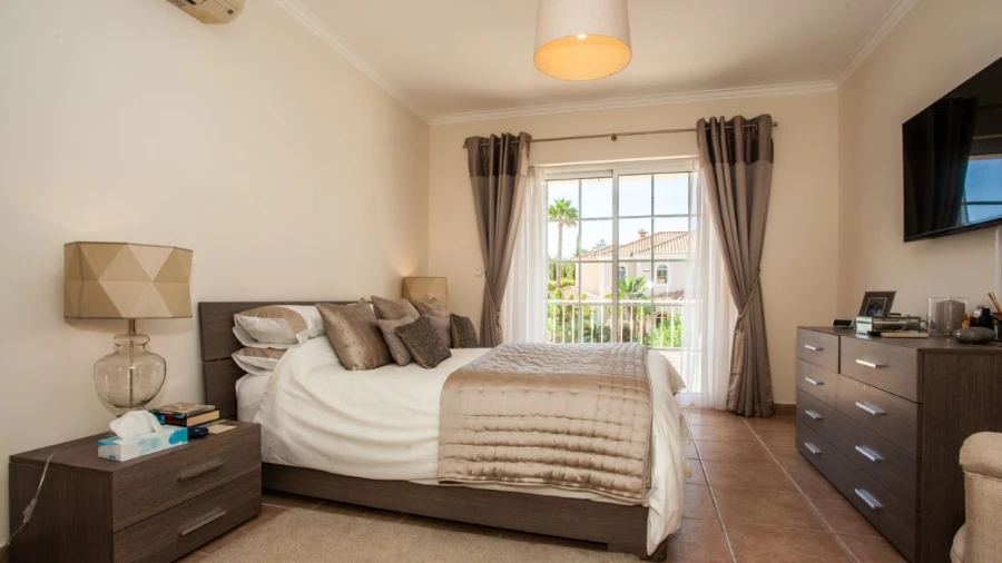 Moradia T4 para para venda em Almancil Foto 12