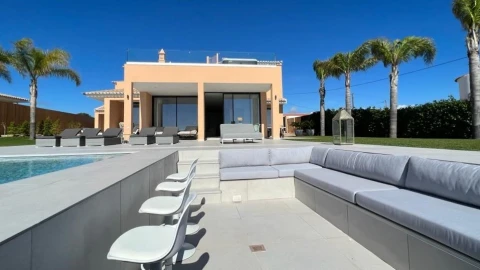 Moradia T5 para para venda em Albufeira e Olhos de Água