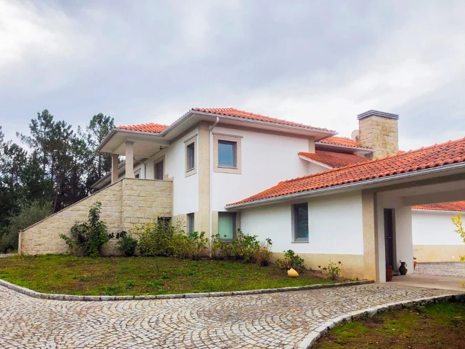 Moradia T5 para para venda em Santa Cruz da Trapa e São Cristóvão de Lafões Foto 23