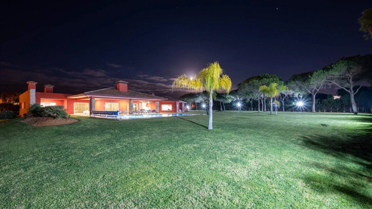 Moradia T6 para para venda em Quarteira Foto 2