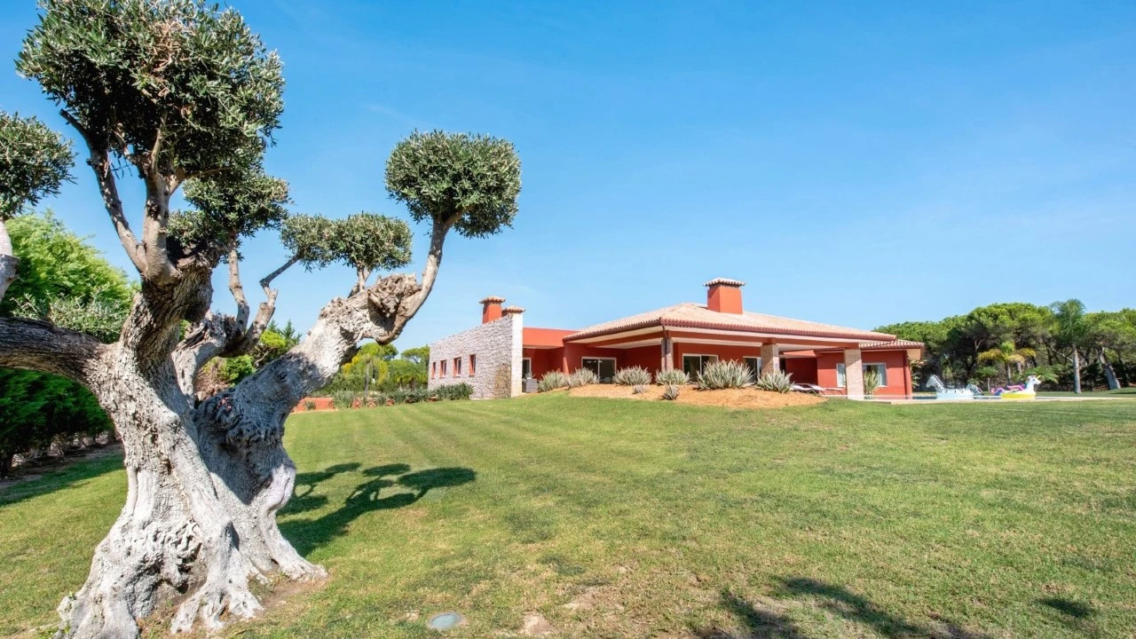 Moradia T6 para para venda em Quarteira Foto 3