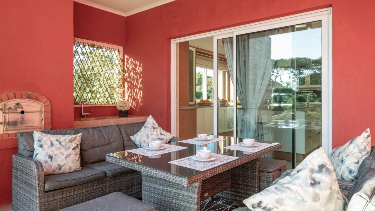 Moradia T6 para para venda em Quarteira Foto 11