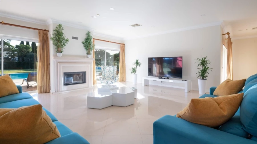 Moradia T6 para para venda em Quarteira Foto 6