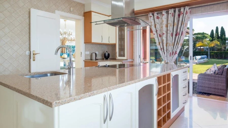 Moradia T6 para para venda em Quarteira Foto 8