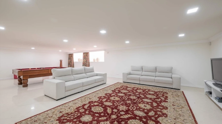 Moradia T6 para para venda em Quarteira Foto 15