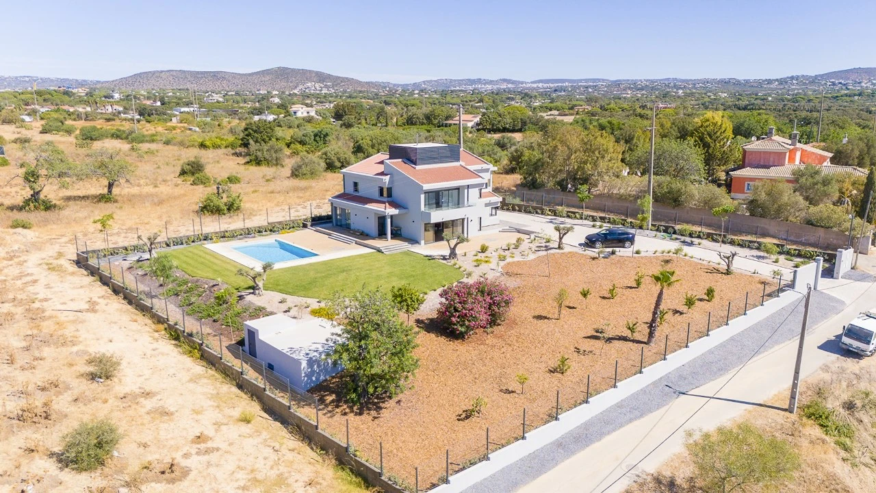 Moradia T5 para para venda em Almancil Foto 1