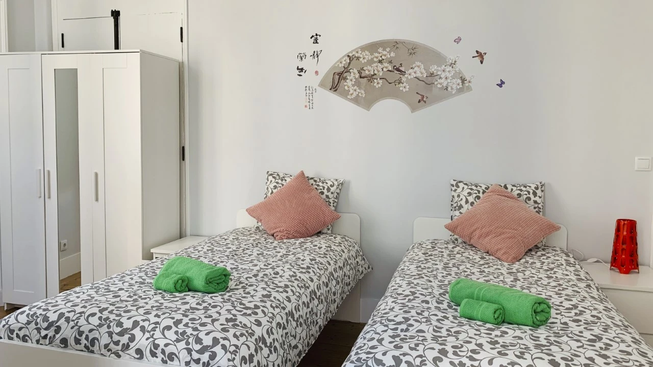 Apartamento T10 para para venda em Avenidas Novas Foto 19