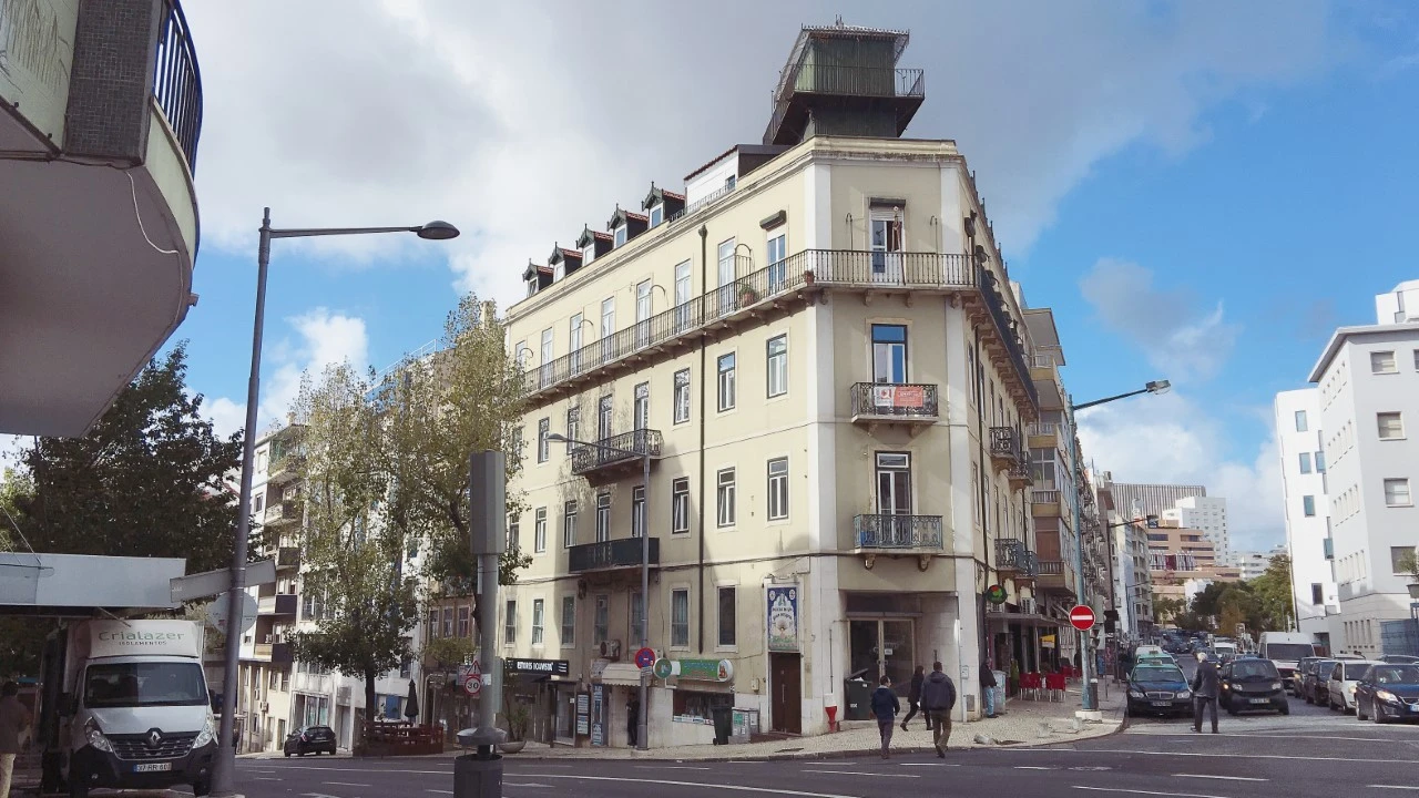 Apartamento T10 para para venda em Avenidas Novas Foto 25