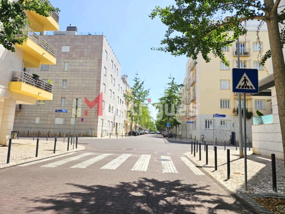 Apartamento T3 para Venda em Parque das Nações Foto 1