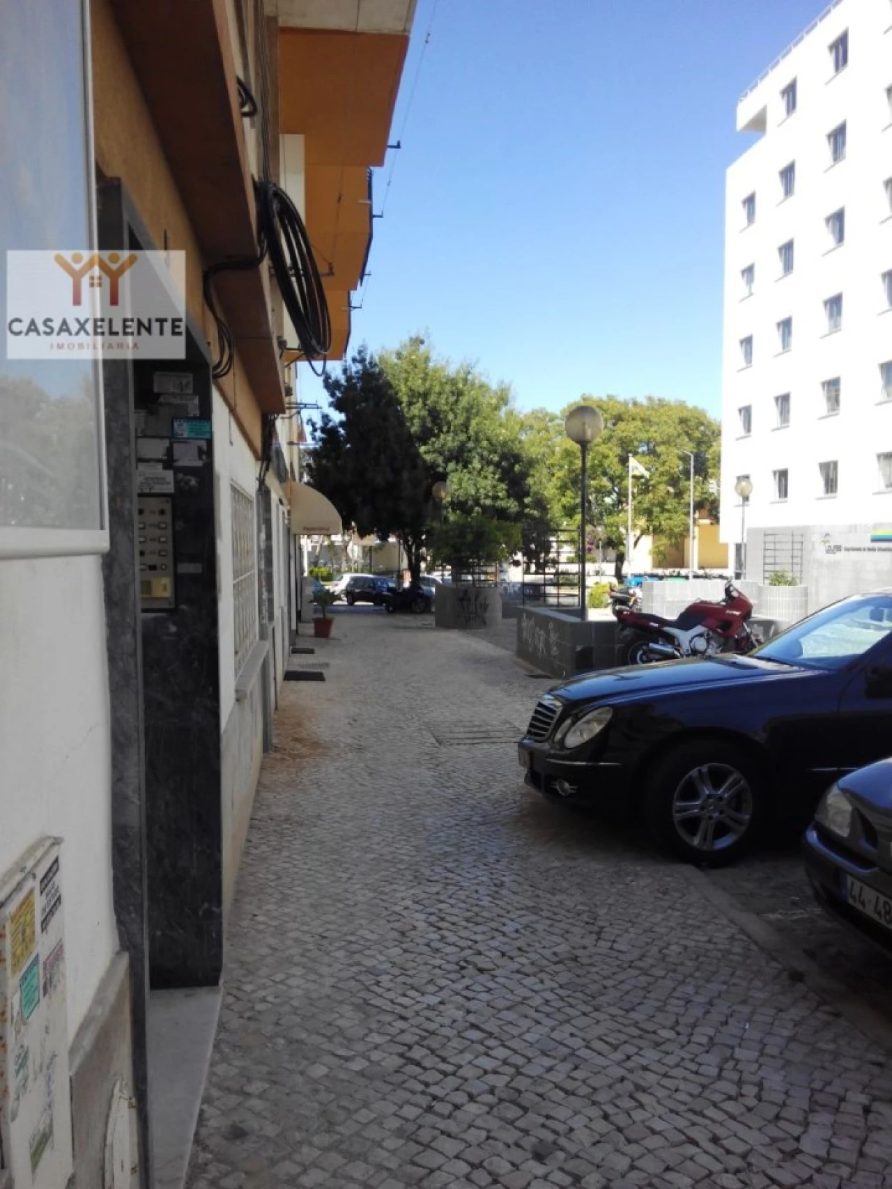 Loja para Arrendamento em Loures Foto 2