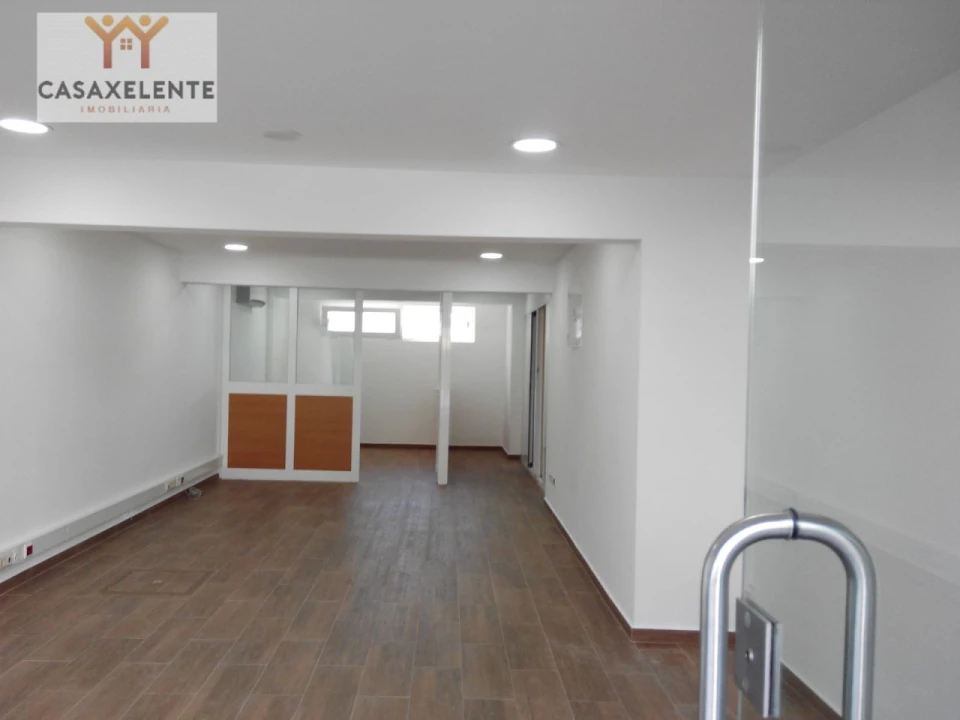 Loja para Arrendamento em Loures Foto 5