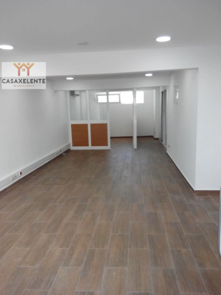 Loja para Arrendamento em Loures Foto 6