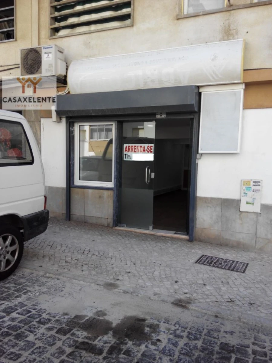 Loja para Arrendamento em Loures Foto 3