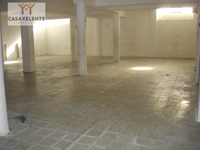 Armazém para Arrendamento em Pontinha e Famões Foto 1
