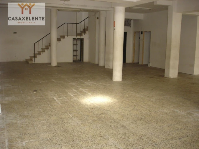 Armazém para Arrendamento em Pontinha e Famões Foto 2