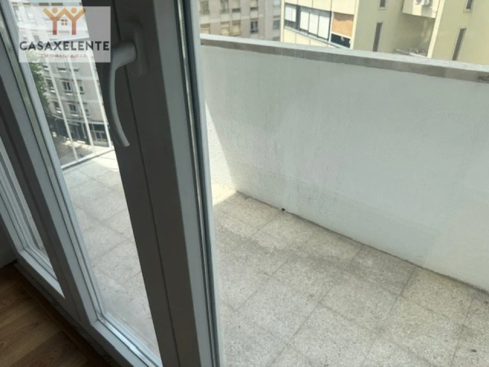 Apartamento T3 para Venda em Benfica Foto 4