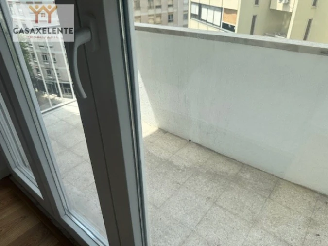 Apartamento T3 para Venda em Benfica Foto 4