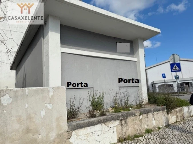 Loja para Venda em Pontinha e Famões Foto 1