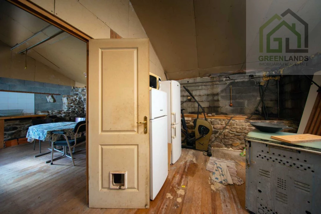 Moradia T2 para Venda em Serpins Foto 22