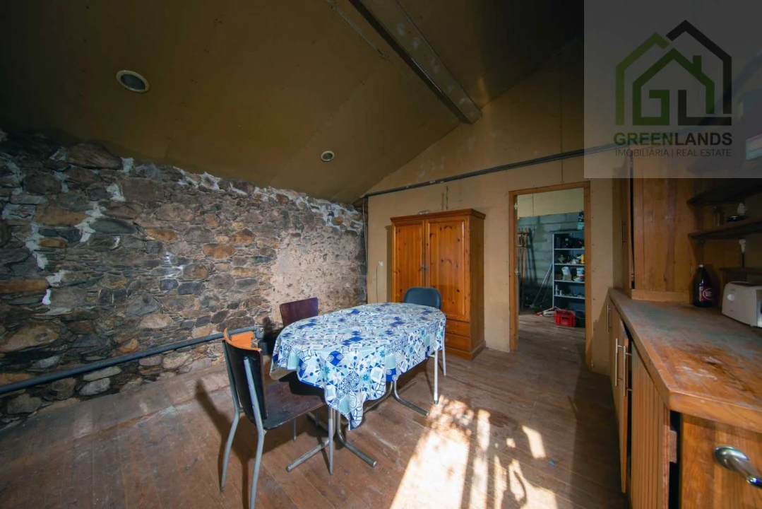 Moradia T2 para Venda em Serpins Foto 16