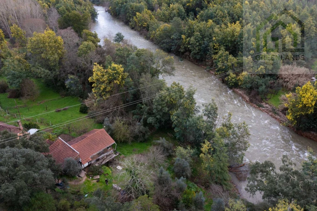Moradia T2 para Venda em Serpins Foto 1