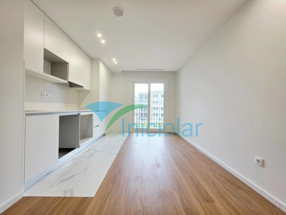 Apartamento T1 para Venda em Cidade da Maia Foto 2