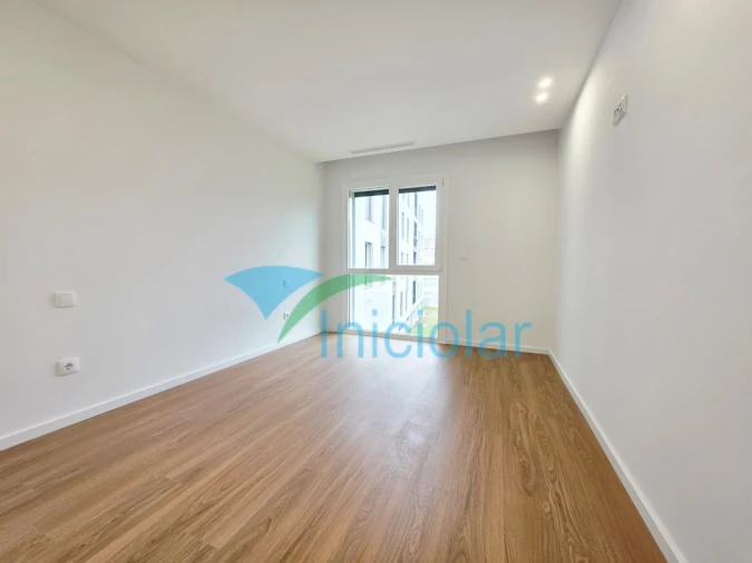 Apartamento T1 para Venda em Cidade da Maia Foto 12