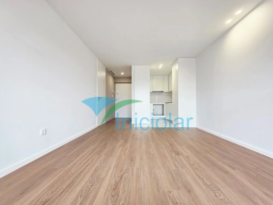 Apartamento T1 para Venda em Cidade da Maia Foto 1