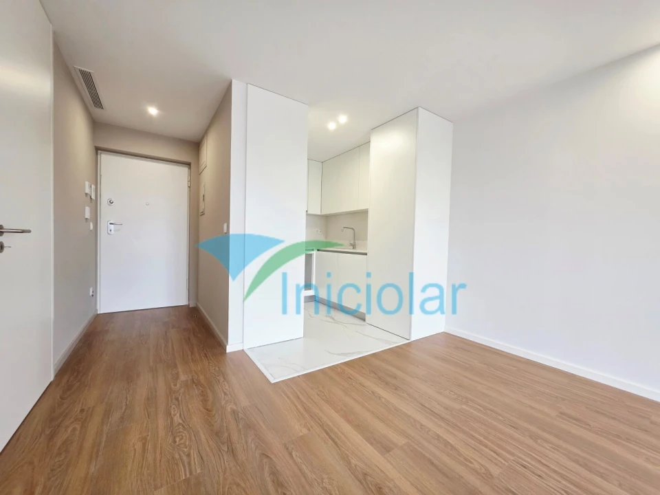 Apartamento T1 para Venda em Cidade da Maia Foto 2