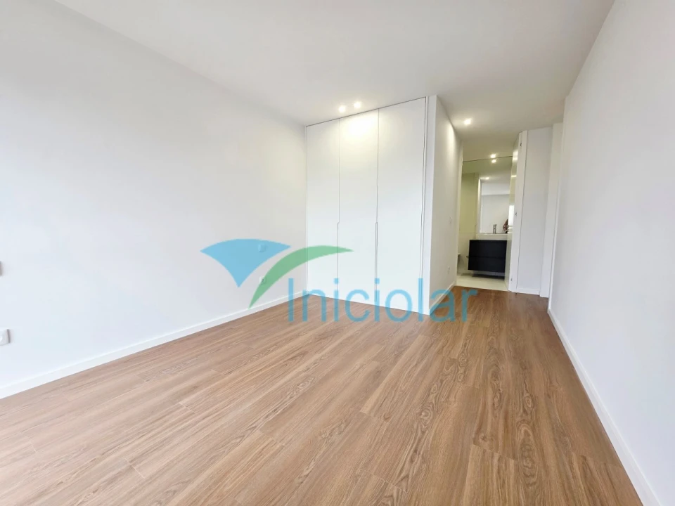 Apartamento T1 para Venda em Cidade da Maia Foto 5