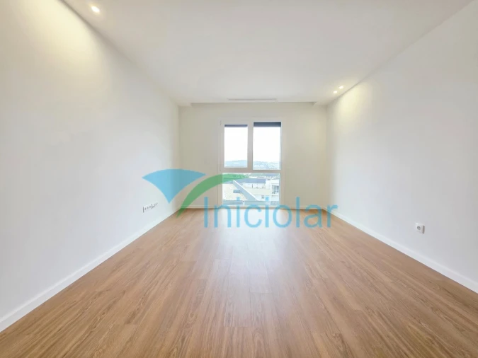 Apartamento T1 para Venda em Cidade da Maia Foto 3