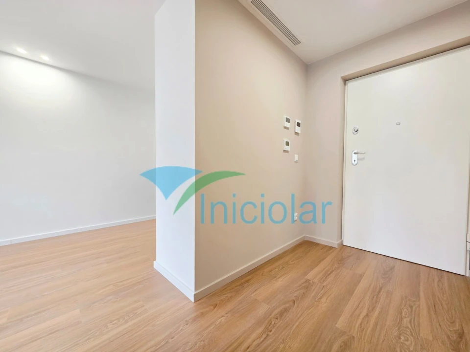 Apartamento T1 para Venda em Cidade da Maia Foto 7