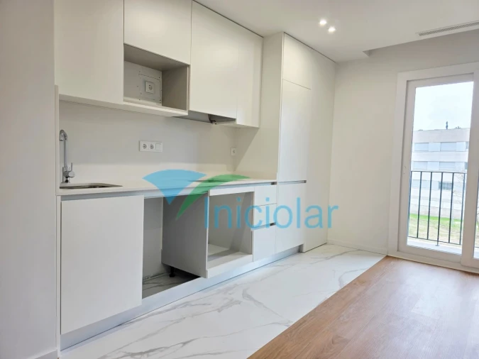 Apartamento T1 para Venda em Cidade da Maia Foto 3