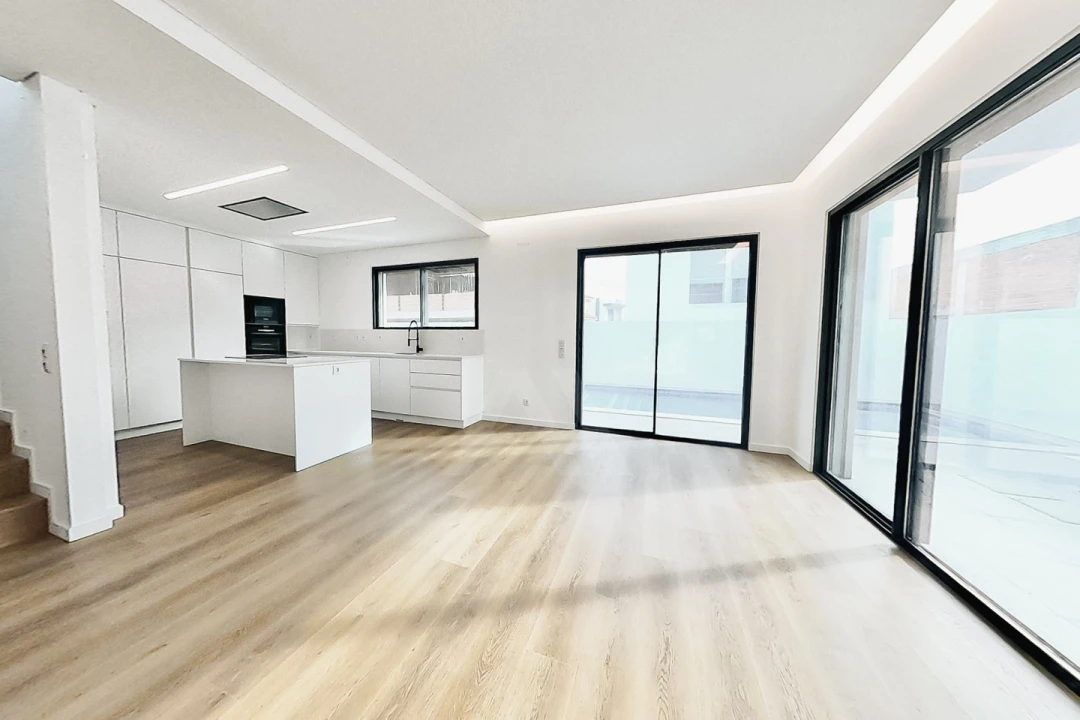 Moradia T3 para Venda em Alcabideche Foto 8