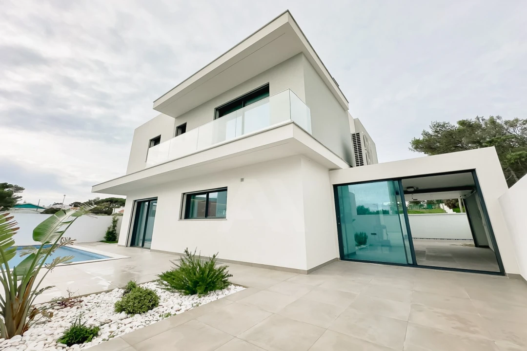 Moradia T3 para Venda em Alcabideche Foto 37