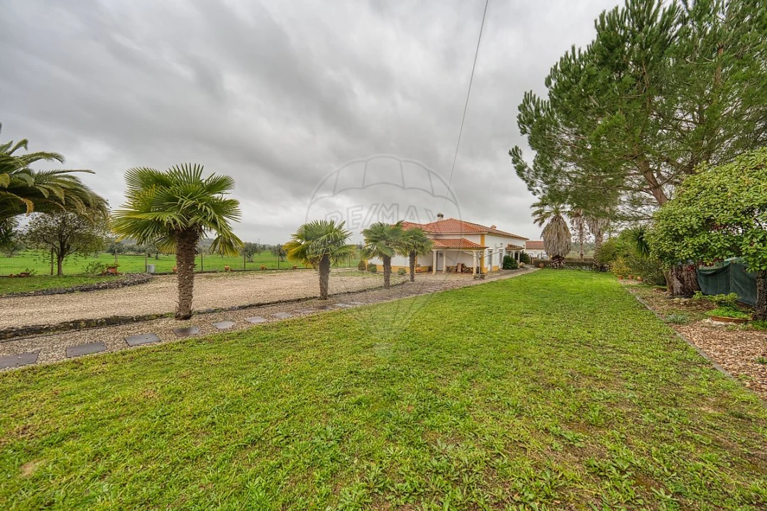 Moradia T4 para Venda em Brogueira, Parceiros de Igreja e Alcorochel Foto 46